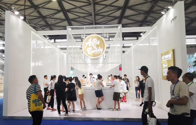 簡約主義展臺設(shè)計風(fēng)格 簡約主義展臺設(shè)計風(fēng)格